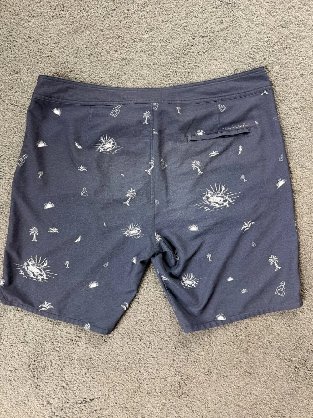 Travis Mathew Navy Swim Trunks - Tropical Art Design - Men's Size 40 - VGUC